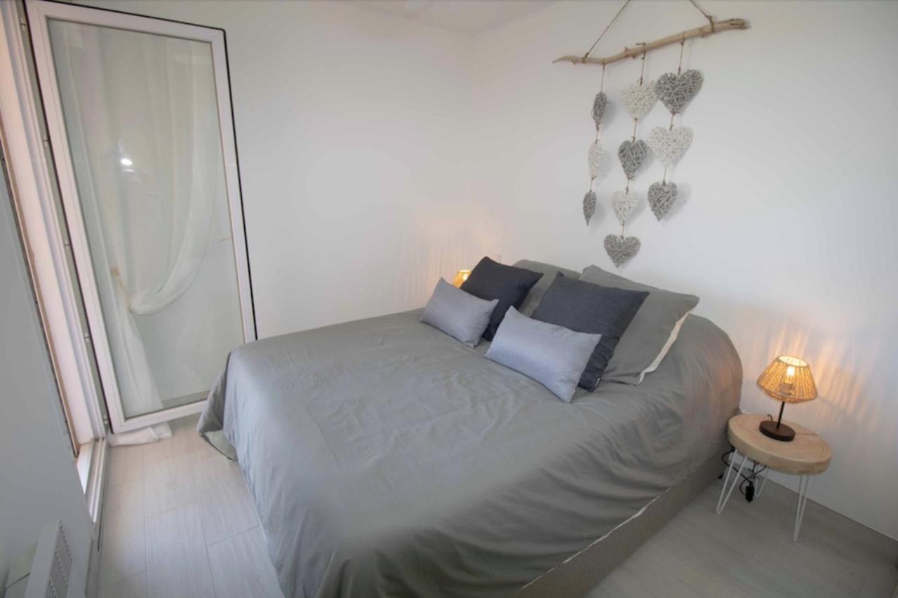 Bright Apt Of 32 M Renovated Near Town Fréjus Esterno foto