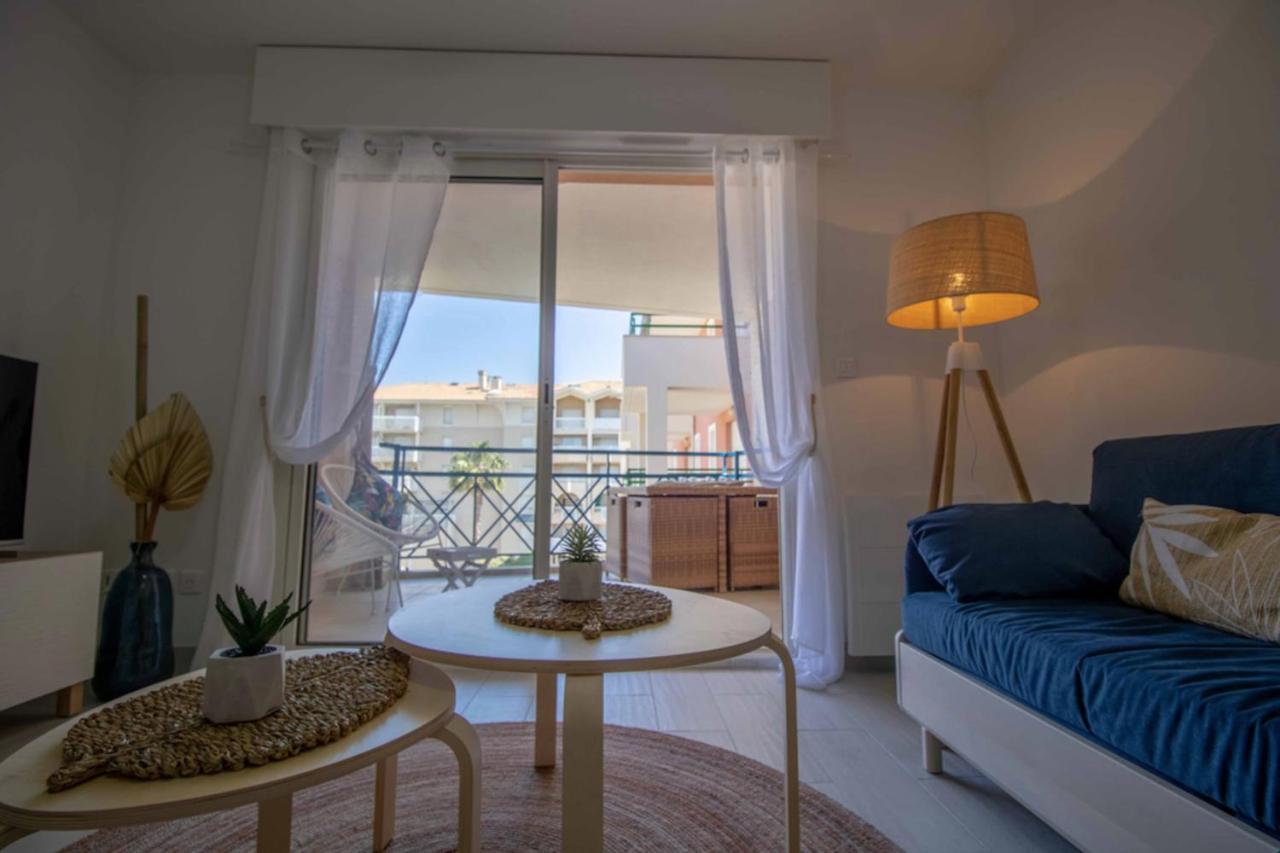 Bright Apt Of 32 M Renovated Near Town Fréjus Esterno foto