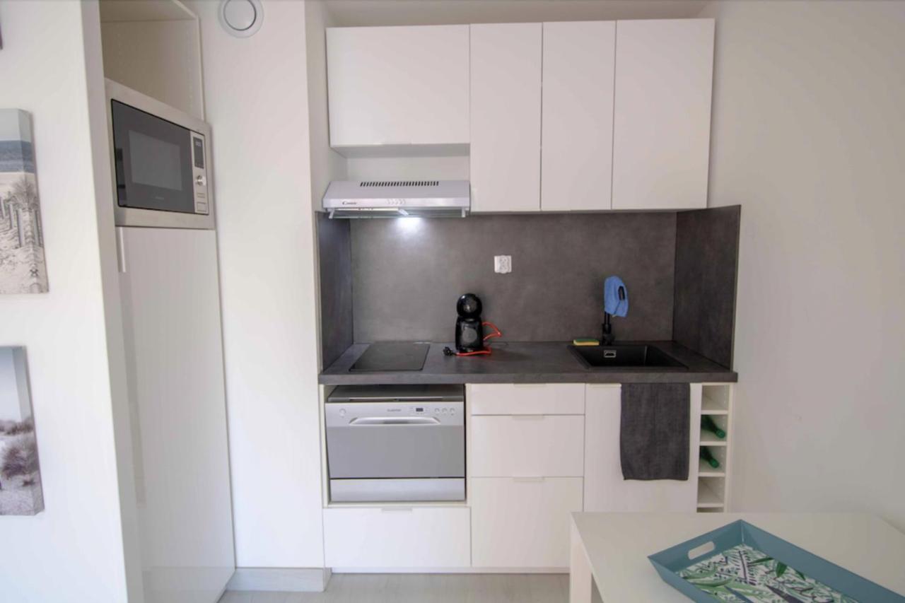 Bright Apt Of 32 M Renovated Near Town Fréjus Esterno foto